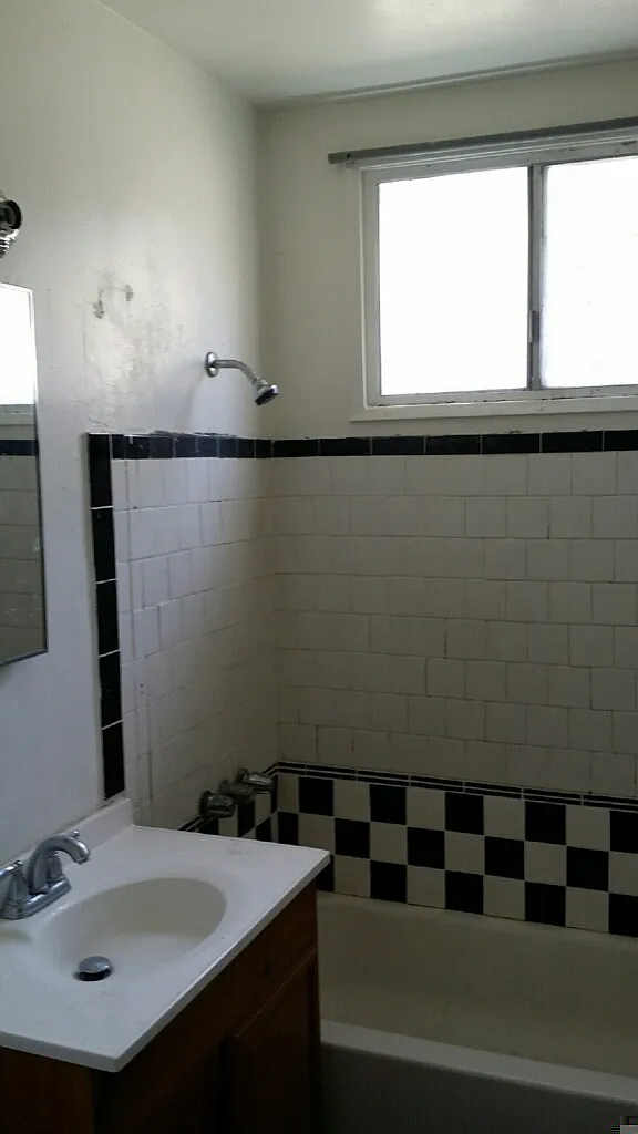 Downey Avenue — Photo 1