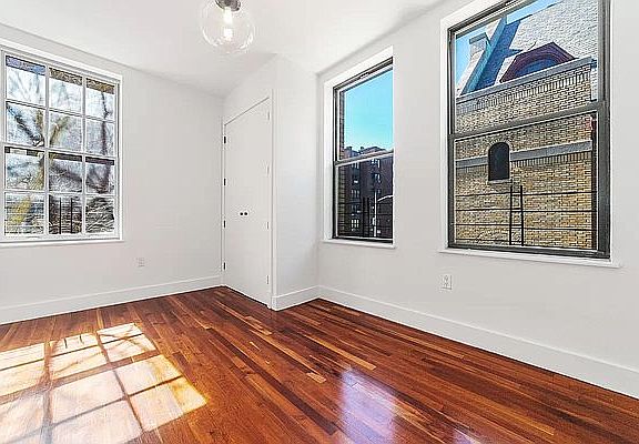 5th image of 180 Bainbridge St #513