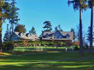 8053 Toma Ln, Clinton, WA 98236