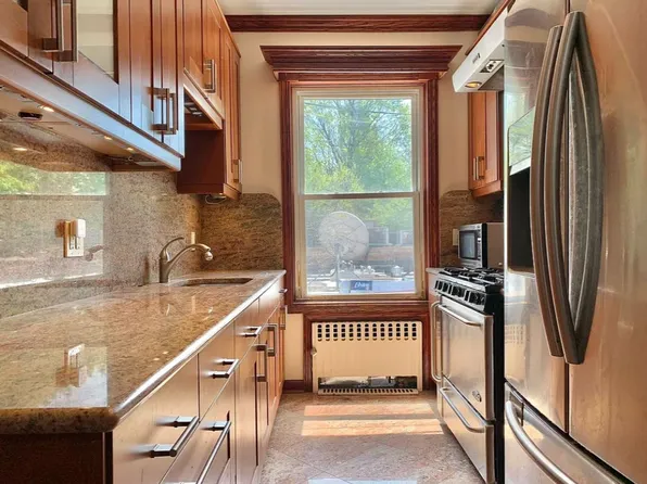 71-08 35th Avenue image 1 of 10