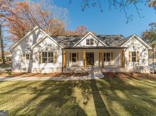 327 Pine Cir, Monroe, GA 30655