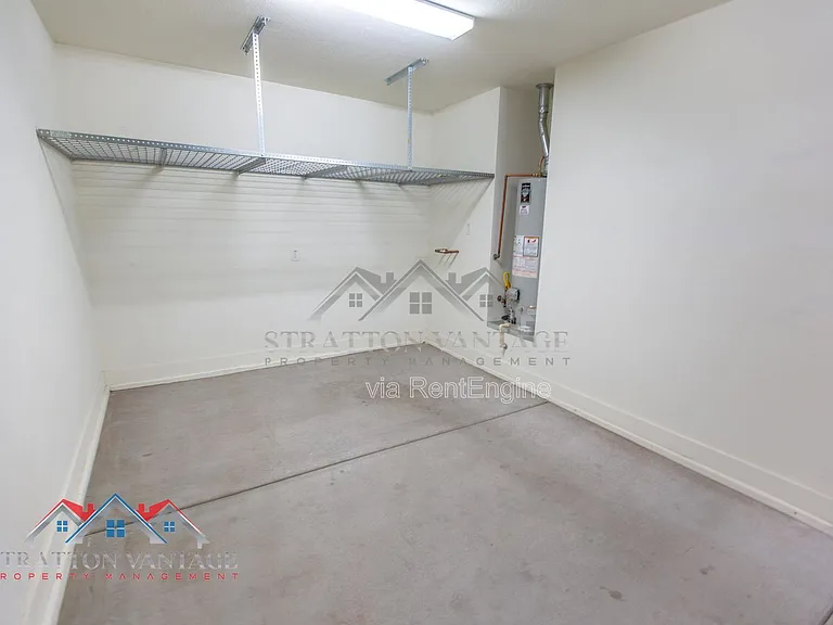 16264 W Canterbury Dr — Photo 30