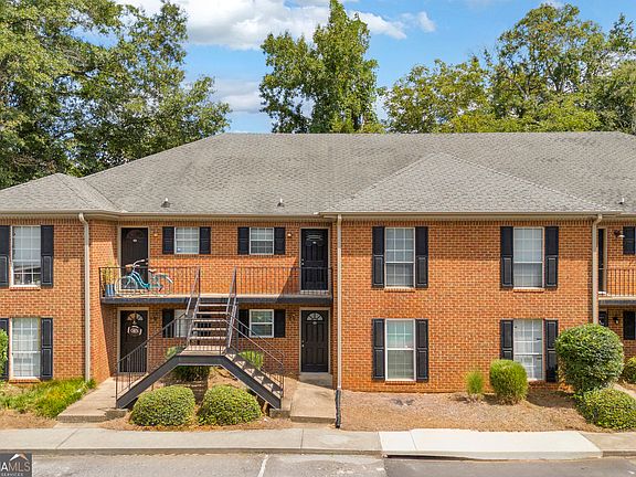 2nd image of 1055 Baxter St APT 203