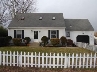 25 Vreeland Ave, East Longmeadow, MA 01028