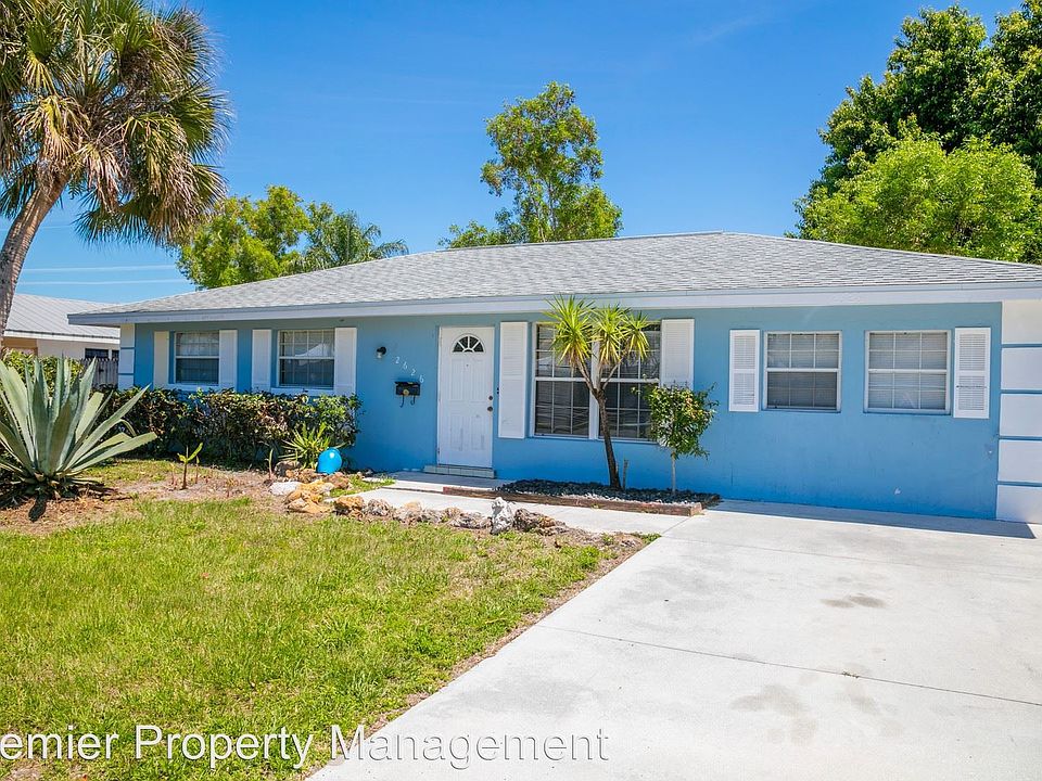 1st image of 2626 Poinciana Dr