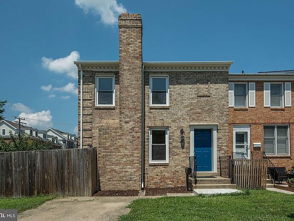 3rd image of 917 Portner Pl