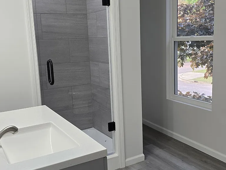 2nd floor bathroom / master bathroom