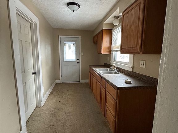 3rd image of 2315 7th Ave