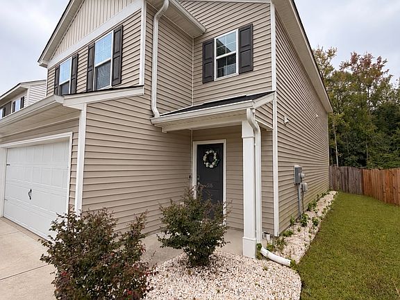2nd image of 516 Moresby Way