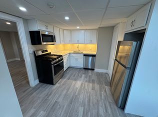 42 Summer St APT 2, Kingston, MA 02364