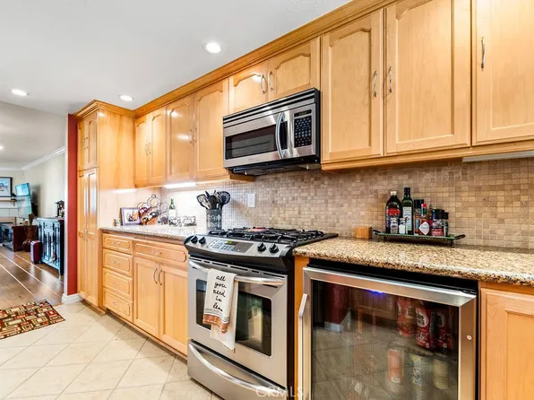 2001 Freeman Ave APT 201, Signal Hill, CA 90755