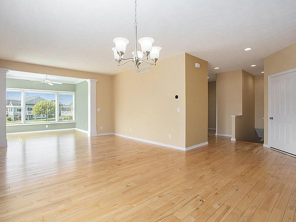 5th image of 6042 Elmwood Cir #31