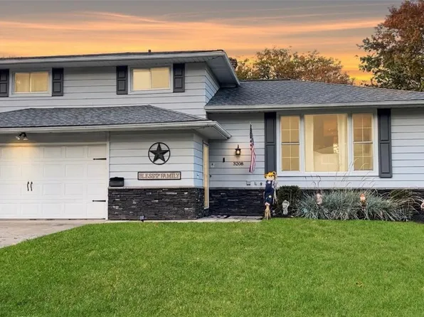 3208 Arrow Ln, Parma, OH 44134