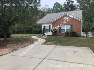 1902 Harrison Park Dr, Waxhaw, NC 28173