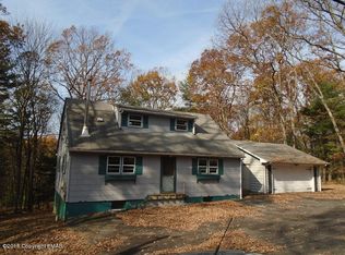 150 Maple Dr, Shohola, PA 18458
