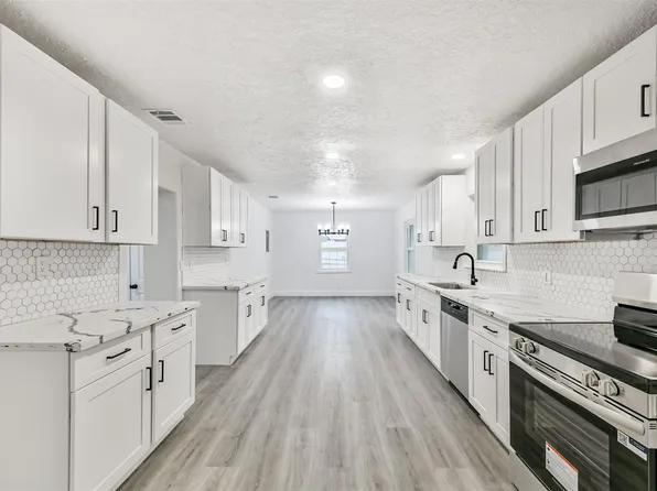 2121 County Road 892, Alvin, TX 77511