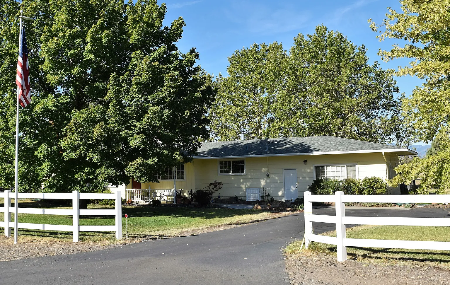 9009 Juniper Ln photo 1