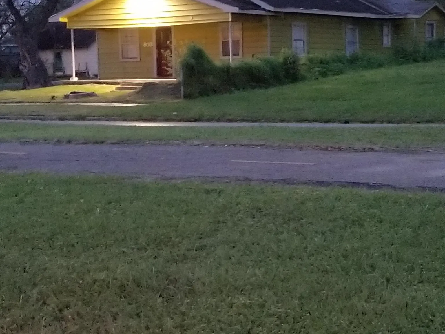 3 bed, 1200 sqft, $1,100 — Photo 4