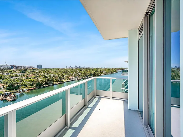 9201 E Bay Harbor Dr #Penthouse 809 — Photo 44