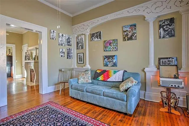 1008 Louisa St — Photo 4