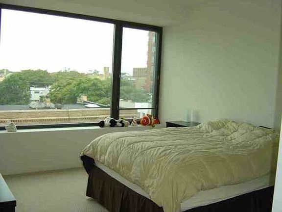 4th image of 900 Chicago Ave Unit 401