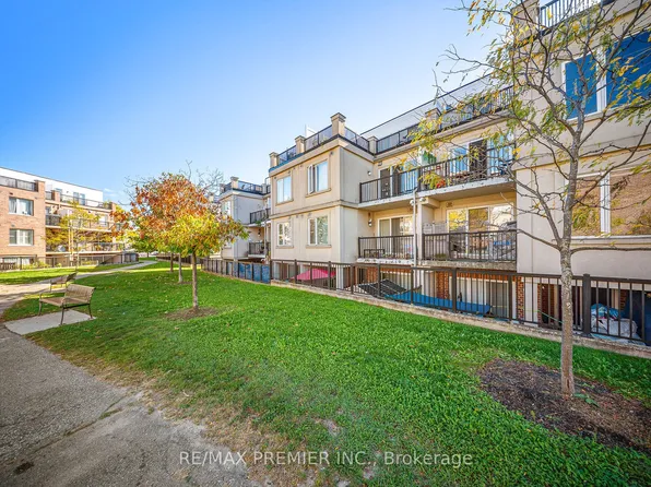 3033 Finch Ave W #2046, Toronto, ON M9M 0A3