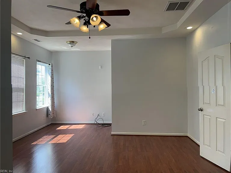 1837 Heald Way — Photo 16