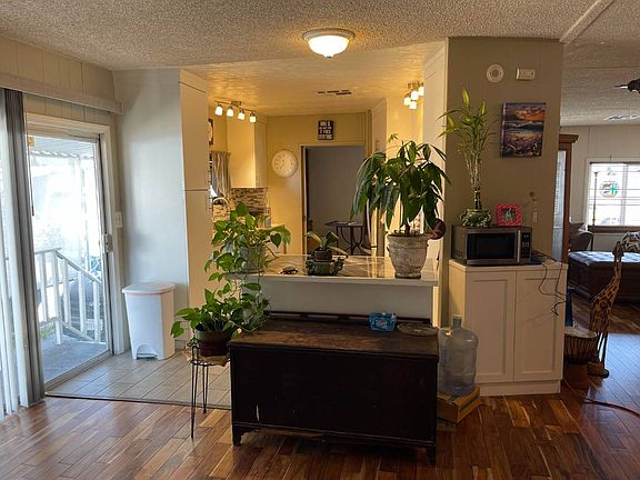 5th image of 400 Greenfield Dr Spc 7