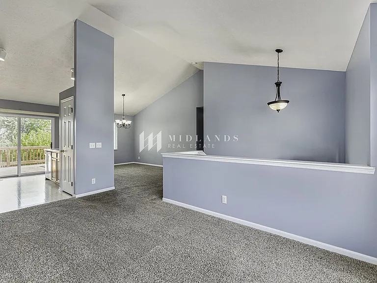 2704 Michaela St — Photo 2