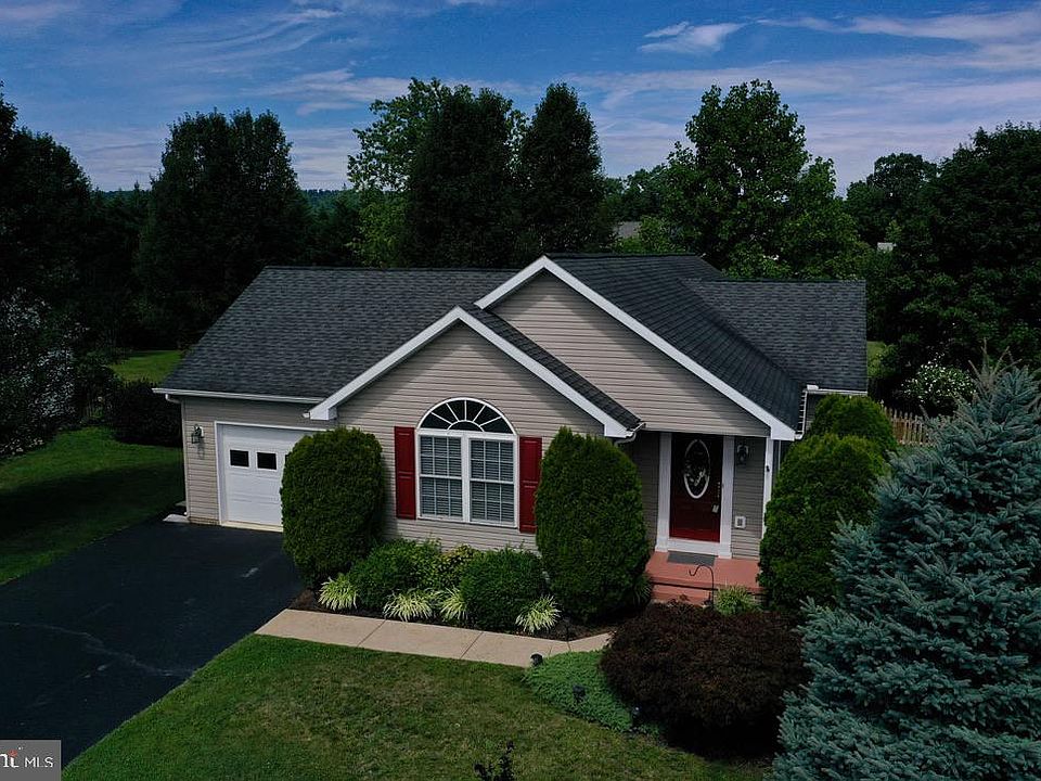 1st image of 432 Larkspur Ln