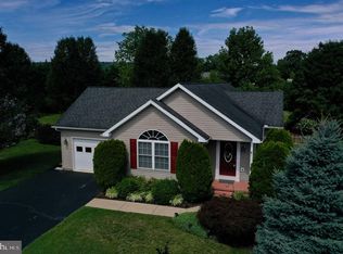 432 Larkspur Ln, Martinsburg, WV 25403