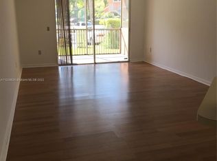 8373 Lake Dr APT 102, Doral, FL 33166