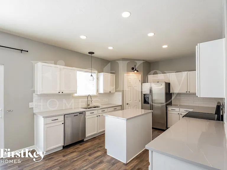 9919 Jasper St — Photo 8