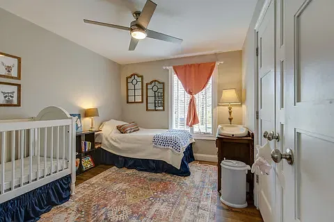 3 bed, 2200 sqft, $2,750 — Photo 4