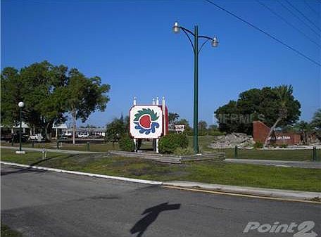 4th image of 421 Camellia Dr