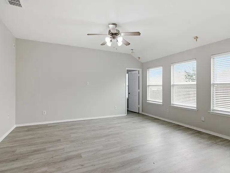 3804 Verde Dr — Photo 10