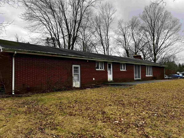 109 Turkey Creek Dr, Milford, IN 46542