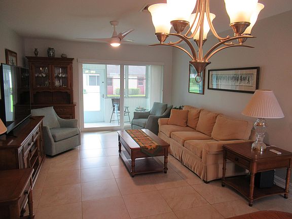 5th image of 2631 Barkley Drive W Apt B