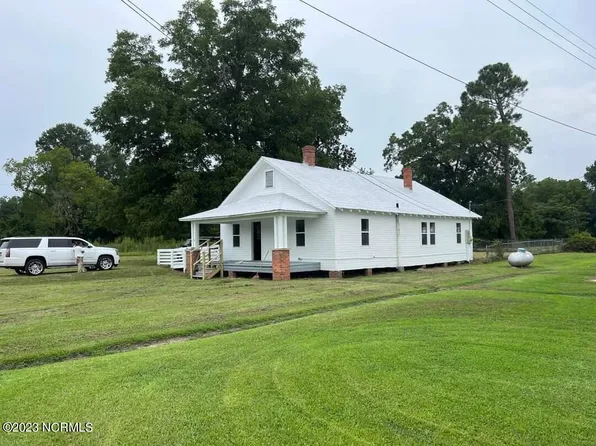 153 Bussy Road, Hallsboro, NC 28442