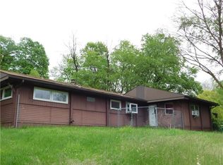 1569 Keibler Beach Dr, New Kensington, PA 15068