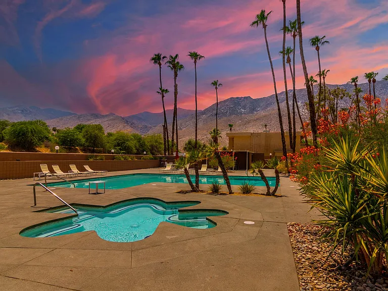 Canyon Villas — Photo 18
