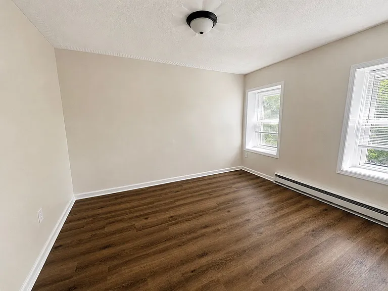 217 E Whitesboro St — Photo 15