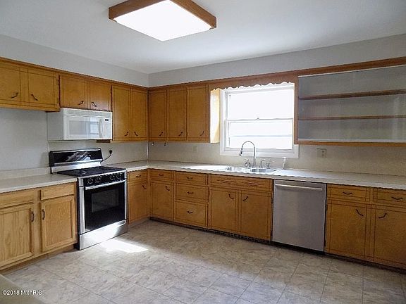 4th image of 32 E McKinley Ave