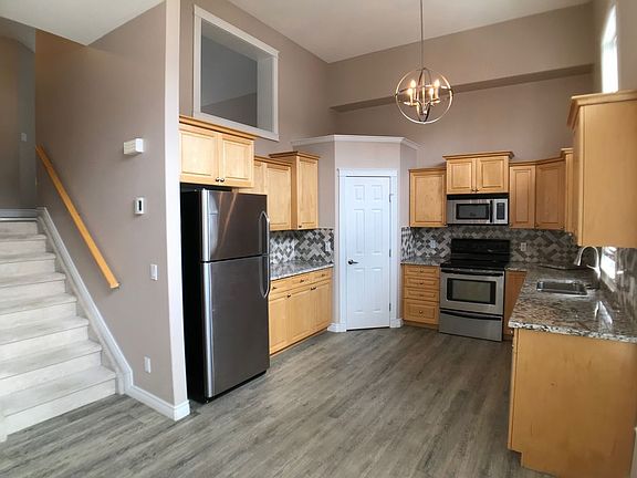 2nd image of 400 Williams Dr #6