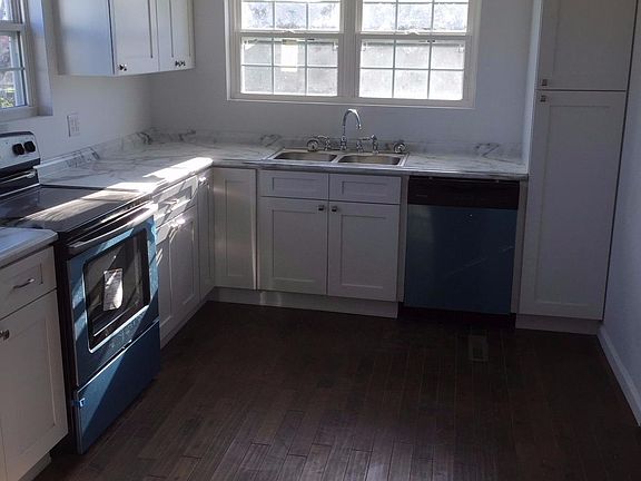 5th image of 149 Corbin Cir