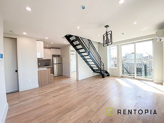 2nd image of 922 Dekalb Ave #5R