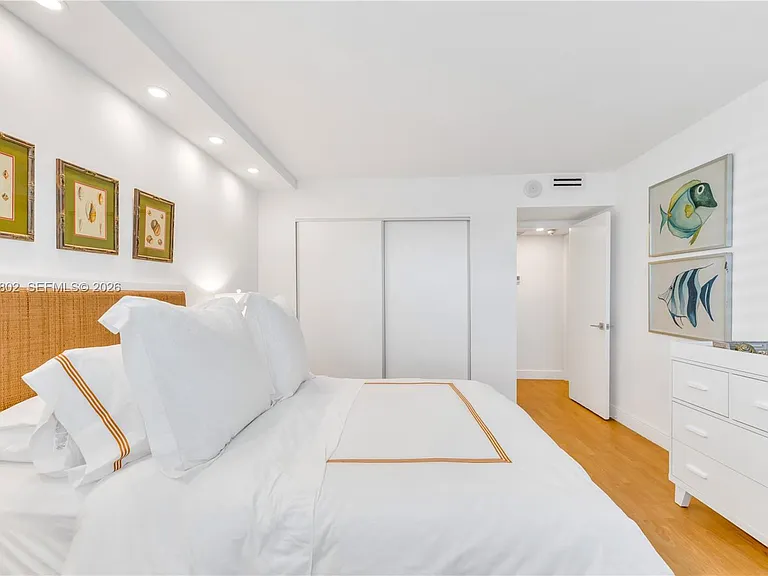199 Ocean Lane Dr #306 — Photo 7