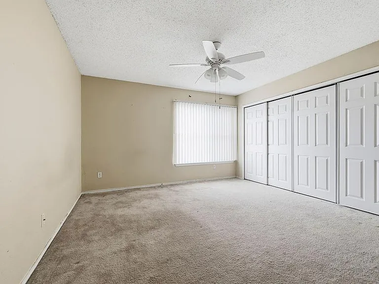 1109 Bradbury Ln — Photo 13