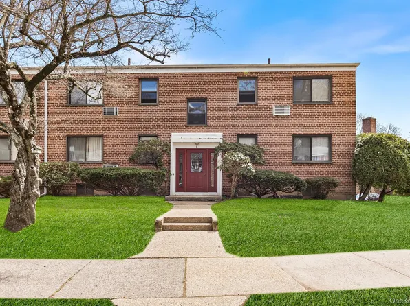 8 Lawrence Drive #A, White Plains, NY 10603