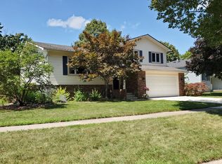 41 Chestnut Dr, Chelsea, MI